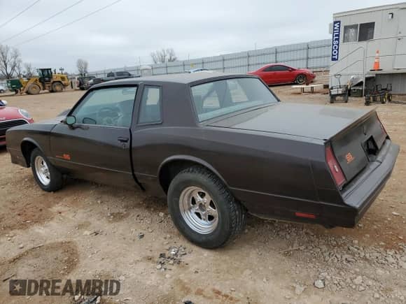 1985 Chevrolet Monte Carlo Sport SS с VIN 1G1GZ37G2FR216146, выставлен на аукционе Copart как лот 44599075 с пробегом 98 095 миль миль и Чистый • Clean title. История ставок и продаж доступна на DreamBid. Изображение 2.