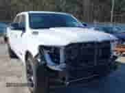 2022 Ram 1500 Big Horn с VIN 1C6RREFT8NN230768, выставлен на аукционе IAAI как лот 40994441 с пробегом 40 072 миль миль и . История ставок и продаж доступна на DreamBid. Изображение 6.