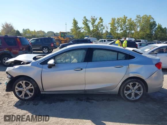 2017 Chevrolet Cruze Premier с VIN 1G1BF5SM6H7230139, выставлен на аукционе IAAI как лот 43212035 с пробегом 142 516 миль миль и . История ставок и продаж доступна на DreamBid. Изображение 15.