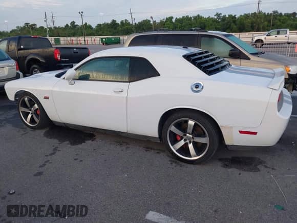 2013 Dodge Challenger SRT-8 with VIN 2C3CDYCJ4DH528280, listed as a IAAI auction lot 40224305 with 101,051 mi miles and . Bid and sale history available at DreamBid. Image 15.