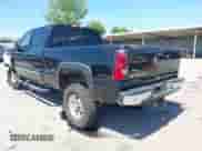2005 Chevrolet Silverado 2500HD LS z VIN 1GCHC23215F806663, wystawiony jako IAAI lot #43004473 z przebiegiem 321 636 mil mil oraz . Historia ofert i sprzedaży dostępna na DreamBid. Obrazek 3.