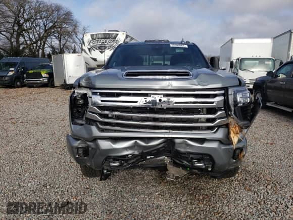 2024 Chevrolet Silverado 3500HD High Country с VIN 2GC4YVEY2R1127386, выставлен на аукционе Copart как лот 79103684 с пробегом 19 715 миль миль и Списание • Salvage title. История ставок и продаж доступна на DreamBid. Изображение 5.