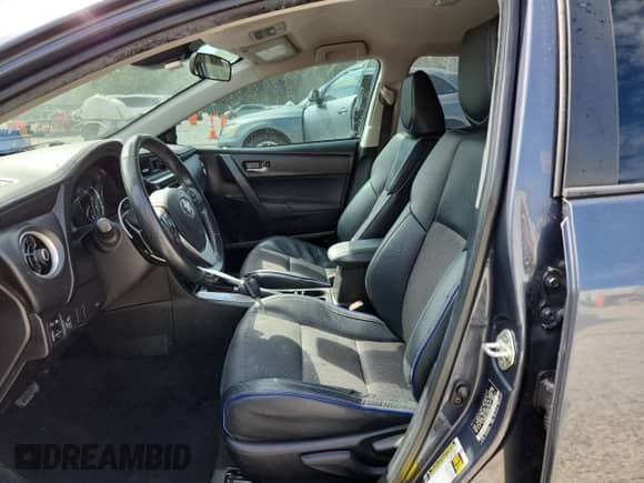 2019 Toyota Corolla LE z VIN 5YFBURHE4KP857447, wystawiony jako Copart lot #70769985 z przebiegiem 104 352 mil mil oraz Szkoda całkowita • Salvage title. Historia ofert i sprzedaży dostępna na DreamBid. Obrazek 7.