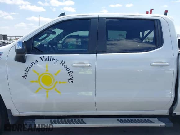 2024 Chevrolet Silverado 1500 LT with VIN 3GCUDDE87RG234561, listed as a IAAI auction lot 42045349 with 24,771 mi miles and . Bid and sale history available at DreamBid. Image 14.