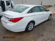 2013 Hyundai Sonata GLS z VIN 5NPEB4AC9DH735746, wystawiony jako IAAI lot #43376524 z przebiegiem 214 159 mil mil oraz . Historia ofert i sprzedaży dostępna na DreamBid. Obrazek 4.