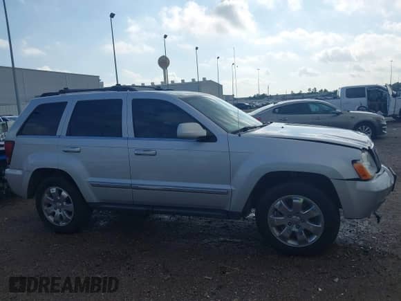 2008 Jeep Grand Cherokee Limited z VIN 1J8HR58228C192147, wystawiony jako IAAI lot #42731947 z przebiegiem 139 742 mil mil oraz . Historia ofert i sprzedaży dostępna na DreamBid. Obrazek 13.