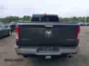 2020 Ram 1500 Big Horn z VIN 1C6SRFMT3LN143125, wystawiony jako IAAI lot #40454869 z przebiegiem 66 673 mil mil oraz . Historia ofert i sprzedaży dostępna na DreamBid. Obrazek 16.