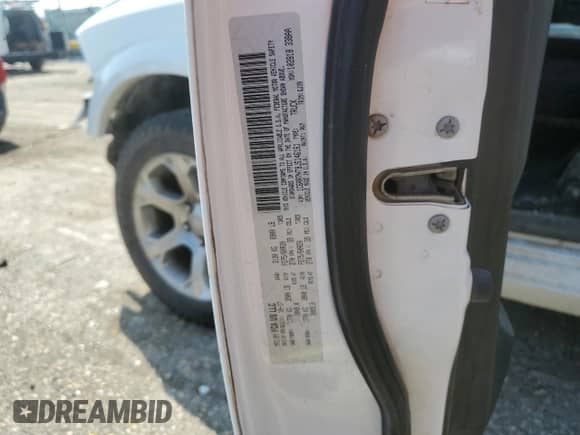 2018 Ram 1500 Laramie z VIN 1C6RR7NT9JS146161, wystawiony jako Copart lot #69370015 z przebiegiem 156 250 mil mil oraz Szkoda całkowita • Salvage title. Historia ofert i sprzedaży dostępna na DreamBid. Obrazek 12.