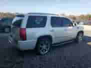 2009 Cadillac Escalade z VIN 1GYFC13239R144715, wystawiony jako Copart lot #85055294 z przebiegiem 169 017 mil mil oraz Szkoda całkowita • Salvage title. Historia ofert i sprzedaży dostępna na DreamBid. Obrazek 3.