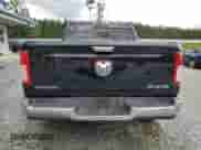 2020 Ram 1500 Big Horn z VIN 1C6RREFG7LN333518, wystawiony jako Copart lot #72204024 z przebiegiem 121 193 mil mil oraz Szkoda całkowita • Salvage title. Historia ofert i sprzedaży dostępna na DreamBid. Obrazek 6.