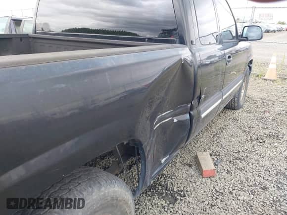 2004 Chevrolet Silverado 1500 LS with VIN 1GCEC19T74Z350324, listed as a IAAI auction lot 42268086 with 174,800 mi miles and . Bid and sale history available at DreamBid. Image 13.