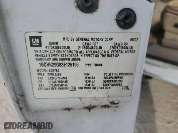 2003 Chevrolet Silverado 2500HD LT z VIN 1GCHK29G83E125196, wystawiony jako Copart lot #55274115 z przebiegiem 307 475 mil mil oraz Szkoda całkowita • Salvage title. Historia ofert i sprzedaży dostępna na DreamBid. Obrazek 13.