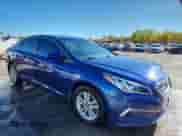 2015 Hyundai Sonata SE с VIN 5NPE24AF0FH209485, выставлен на аукционе Copart как лот 82554325 с пробегом 145 551 миль миль и Чистый • Clean title. История ставок и продаж доступна на DreamBid. Изображение 4.