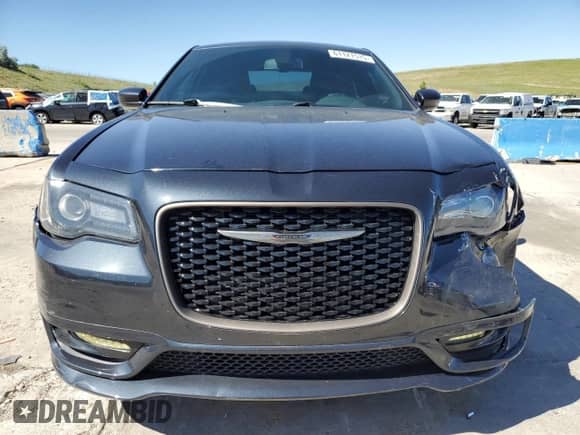 2017 Chrysler 300 S с VIN 2C3CCABG0HH664749, выставлен на аукционе Copart как лот 61121515 с пробегом 91 680 миль миль и Списание • Salvage title. История ставок и продаж доступна на DreamBid. Изображение 5.