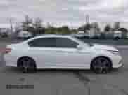 2017 Honda Accord Touring z VIN 1HGCR3F91HA019349, wystawiony jako IAAI lot #43586325 z przebiegiem 128 279 mil mil oraz . Historia ofert i sprzedaży dostępna na DreamBid. Obrazek 13.