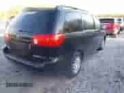 2010 Toyota Sienna CE z VIN 5TDKK4CC4AS296784, wystawiony jako IAAI lot #43375296 z przebiegiem 215 949 mil mil oraz . Historia ofert i sprzedaży dostępna na DreamBid. Obrazek 4.