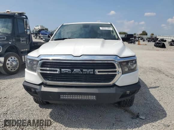 2020 Ram 1500 Big Horn z VIN 1C6SRFMT1LN227458, wystawiony jako Copart lot #80331465 z przebiegiem 163 866 mil mil oraz Szkoda całkowita • Salvage title. Historia ofert i sprzedaży dostępna na DreamBid. Obrazek 5.