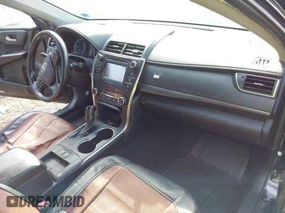 2016 Toyota Camry LE z VIN 4T1BD1FK7GU188333, wystawiony jako IAAI lot #43300091 z przebiegiem 305 952 mil mil oraz . Historia ofert i sprzedaży dostępna na DreamBid. Obrazek 5.