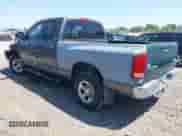 2002 Dodge 1500 z VIN 3D7HU18ZX2G195125, wystawiony jako IAAI lot #42888990 z przebiegiem 117 297 mil mil oraz . Historia ofert i sprzedaży dostępna na DreamBid. Obrazek 3.