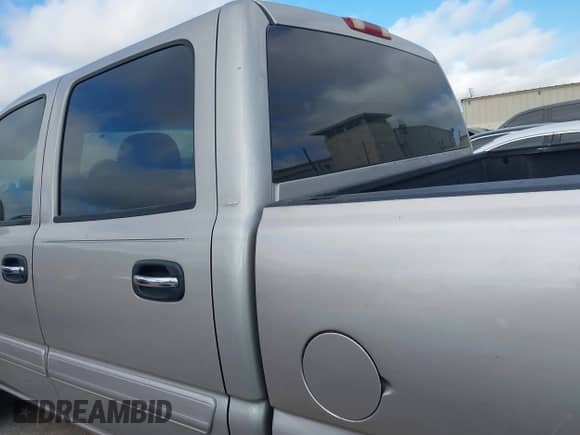 2005 Chevrolet Silverado 2500HD LT with VIN 1GCHK23U35F837207, listed as a IAAI auction lot 43276738 with 200,012 mi miles and . Bid and sale history available at DreamBid. Image 21.