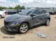 2023 Hyundai Kona SEL с VIN KM8K6CAB7PU996632, выставлен на аукционе Copart как лот 64984485 с пробегом 41 635 миль миль и Списание • Salvage title. История ставок и продаж доступна на DreamBid. Изображение 1.