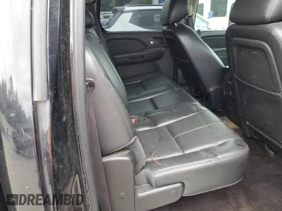 2014 Chevrolet Silverado 3500HD SRW LTZ z VIN 1GC4K1E8XEF128766, wystawiony jako Copart lot #90458265 z przebiegiem Nie podano mil oraz Czysty tytuł • Clean title. Historia ofert i sprzedaży dostępna na DreamBid. Obrazek 10.