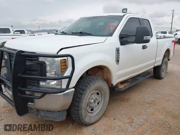 2019 Ford F-250 XL z VIN 1FT7X2B62KEC81439, wystawiony jako IAAI lot #43143386 z przebiegiem 148 419 mil mil oraz . Historia ofert i sprzedaży dostępna na DreamBid. Obrazek 17.
