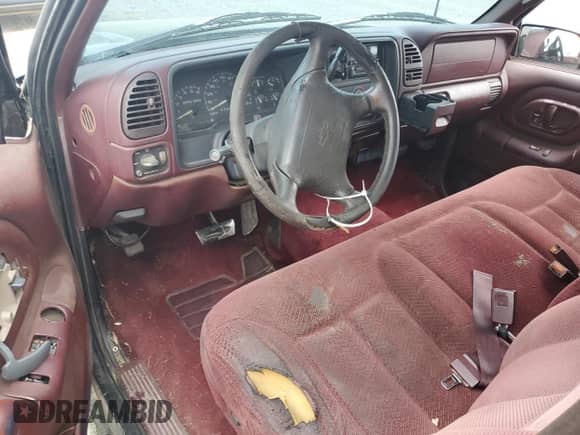 1997 Chevrolet Silverado 1500 with VIN 1GCEC14M2VZ150842, listed as a Copart auction lot 51234715 with 4,233,921 mi miles and Salvage title. Bid and sale history available at DreamBid. Image 8.