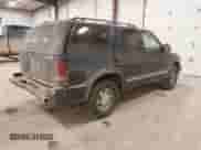 2000 Chevrolet Blazer LT with VIN 1GNDT13W8Y2141694, listed as a IAAI auction lot 41931315 with 251,945 mi miles and . Bid and sale history available at DreamBid. Image 4.