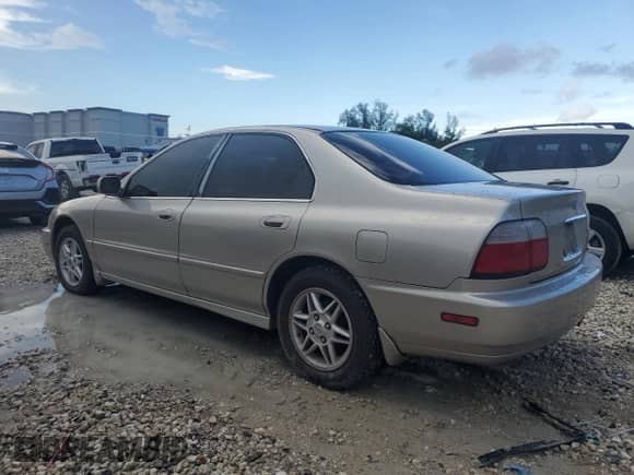 1996 Honda Accord LX z VIN 1HGCD5632TA157237, wystawiony jako Copart lot #67575895 z przebiegiem 219 845 mil mil oraz Szkoda całkowita • Salvage title. Historia ofert i sprzedaży dostępna na DreamBid. Obrazek 2.