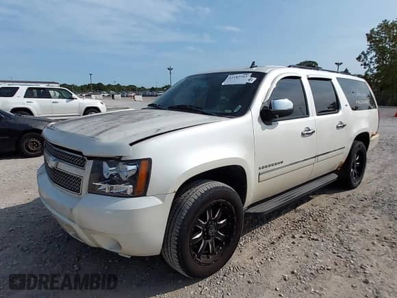 2011 Chevrolet Suburban LTZ с VIN 1GNSKKE30BR293390, выставлен на аукционе IAAI как лот 43187743 с пробегом 119 974 миль миль и . История ставок и продаж доступна на DreamBid. Изображение 17.
