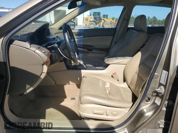 2009 Honda Accord EX-L with VIN 1HGCP368X9A027786, listed as a Copart auction lot 81861365 with 165,563 mi miles and Salvage title. Bid and sale history available at DreamBid. Image 7.