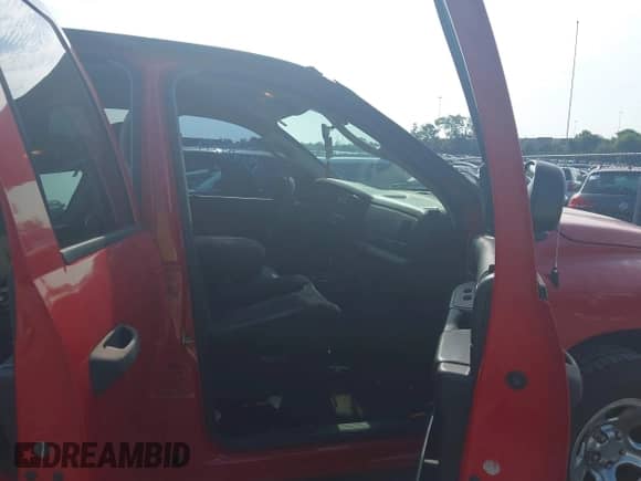 2005 Dodge 1500 SLT with VIN 1D7HA18N45S360203, listed as a IAAI auction lot 43001599 with Not provided miles and . Bid and sale history available at DreamBid. Image 5.