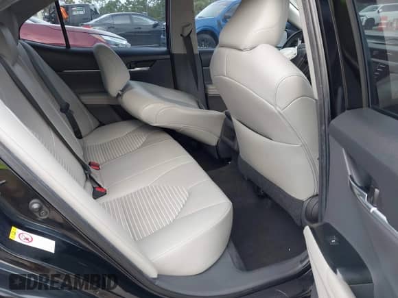2019 Toyota Camry LE с VIN 4T1B11HK1KU737295, выставлен на аукционе IAAI как лот 43244877 с пробегом 95 284 миль миль и . История ставок и продаж доступна на DreamBid. Изображение 8.