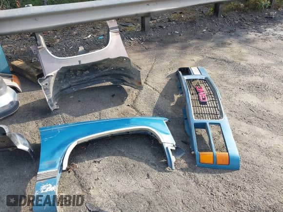 1998 GMC Sierra 1500 с VIN 2GTEK19R4W1500523, выставлен на аукционе IAAI как лот 42103217 с пробегом 433 455 миль миль и . История ставок и продаж доступна на DreamBid. Изображение 12.
