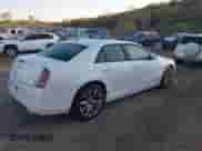 2014 Chrysler 300 S z VIN 2C3CCABG3EH309585, wystawiony jako IAAI lot #43552490 z przebiegiem 265 115 mil mil oraz . Historia ofert i sprzedaży dostępna na DreamBid. Obrazek 4.