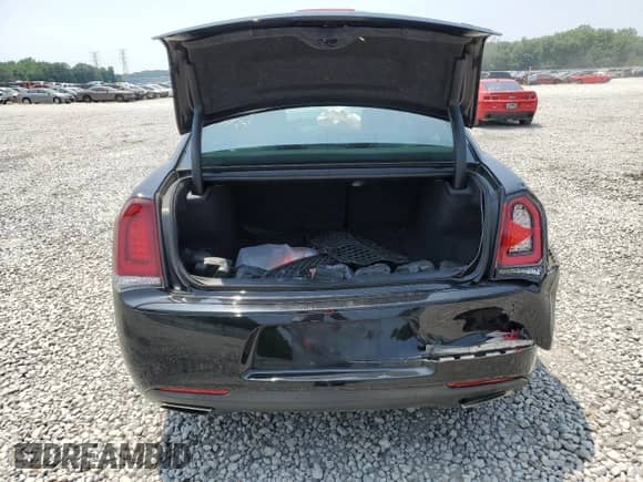 2016 Chrysler 300 S Alloy Edition z VIN 2C3CCABG8GH310931, wystawiony jako Copart lot #60612085 z przebiegiem Nie podano mil oraz Szkoda całkowita • Salvage title. Historia ofert i sprzedaży dostępna na DreamBid. Obrazek 6.