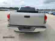 2008 Toyota Tundra z VIN 5TFRV54188X067392, wystawiony jako Copart lot #74504324 z przebiegiem 185 267 mil mil oraz Szkoda całkowita • Salvage title. Historia ofert i sprzedaży dostępna na DreamBid. Obrazek 6.