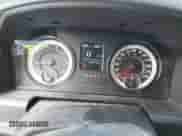 2017 Ram 1500 Express z VIN 3C6RR6KT7HG532853, wystawiony jako IAAI lot #42722037 z przebiegiem 160 758 mil mil oraz . Historia ofert i sprzedaży dostępna na DreamBid. Obrazek 7.