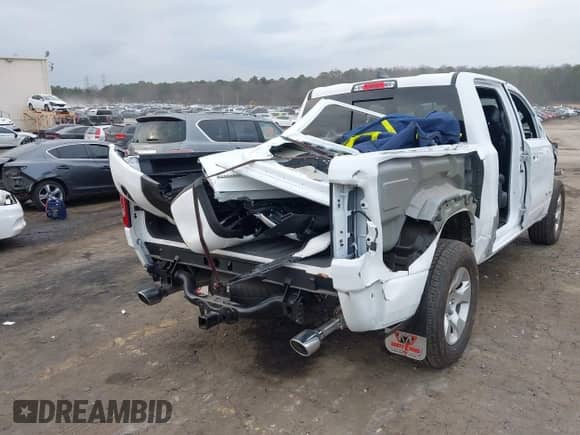 2024 Ram 1500 Big Horn z VIN 1C6SRFFT7RN125927, wystawiony jako IAAI lot #41519700 z przebiegiem 1 263 mil mil oraz . Historia ofert i sprzedaży dostępna na DreamBid. Obrazek 4.