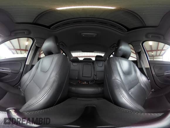 2018 Volvo S60 Inscription с VIN LYV402HK9JB168968, выставлен на аукционе IAAI как лот 42624541 с пробегом 69 241 миль миль и . История ставок и продаж доступна на DreamBid. Изображение 18.