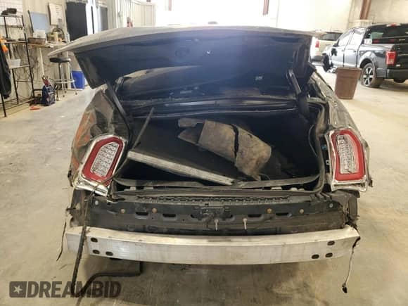 2018 Chrysler 300 Limited with VIN 2C3CCAKG3JH268885, listed as a Copart auction lot 71665855 with Not provided miles and Non repairable. Bid and sale history available at DreamBid. Image 6.