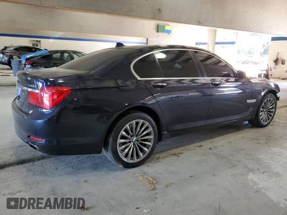 2011 BMW 7 Series 740i с VIN WBAKA4C53BC392488, выставлен на аукционе Copart как лот 77876674 с пробегом Не указан миль и Списание • Salvage title. История ставок и продаж доступна на DreamBid. Изображение 3.