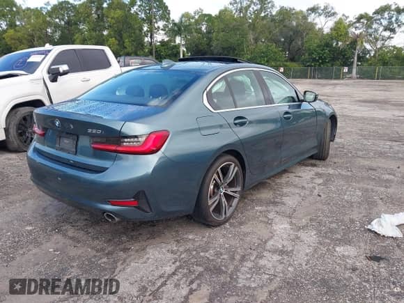 2020 BMW 3 Series 330i with VIN 3MW5R1J0XL8B39110, listed as a IAAI auction lot 43425538 with Not provided miles and . Bid and sale history available at DreamBid. Image 4.