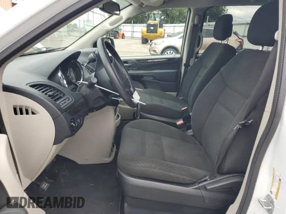 2020 Dodge Grand Caravan SE z VIN 2C4RDGBG3LR221701, wystawiony jako Copart lot #69607015 z przebiegiem 24 580 mil mil oraz Szkoda całkowita • Salvage title. Historia ofert i sprzedaży dostępna na DreamBid. Obrazek 7.