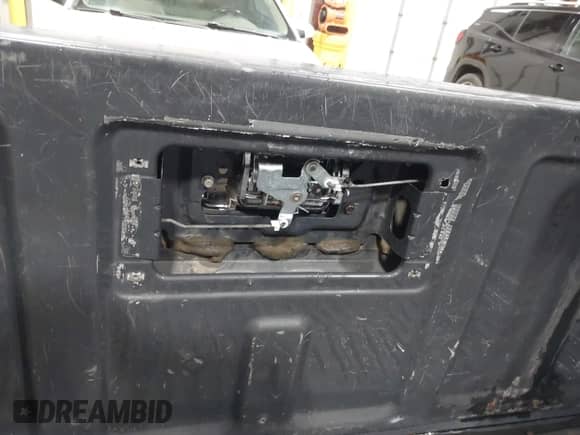 2008 Chevrolet Colorado 1LT with VIN 1GCDT13E788139755, listed as a IAAI auction lot 42593739 with 171,933 mi miles and . Bid and sale history available at DreamBid. Image 19.