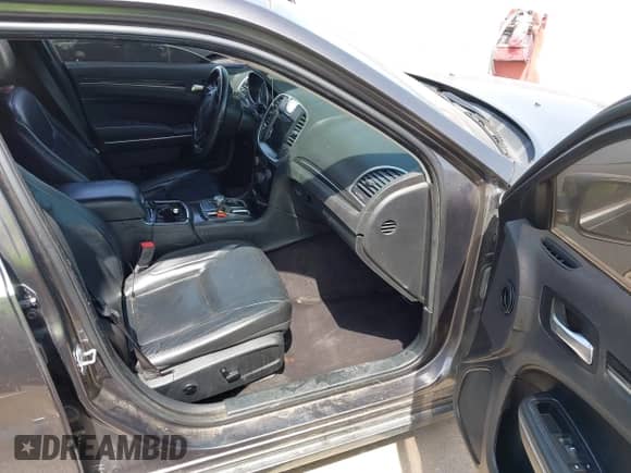 2017 Chrysler 300 Limited с VIN 2C3CCAAG5HH614480, выставлен на аукционе IAAI как лот 42759834 с пробегом 186 933 миль миль и . История ставок и продаж доступна на DreamBid. Изображение 5.