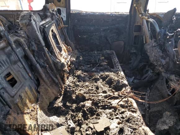 2004 Chevrolet Suburban LS с VIN 3GNGK26U14G150819, выставлен на аукционе Copart как лот 53141925 с пробегом Не указан миль и На запчасти • Non repairable. История ставок и продаж доступна на DreamBid. Изображение 10.