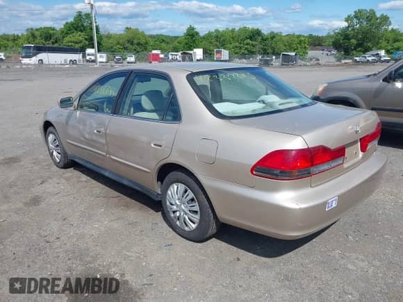 2001 Honda Accord LX with VIN 1HGCG66511A004764, listed as a IAAI auction lot 42337285 with 188,189 mi miles and . Bid and sale history available at DreamBid. Image 3.