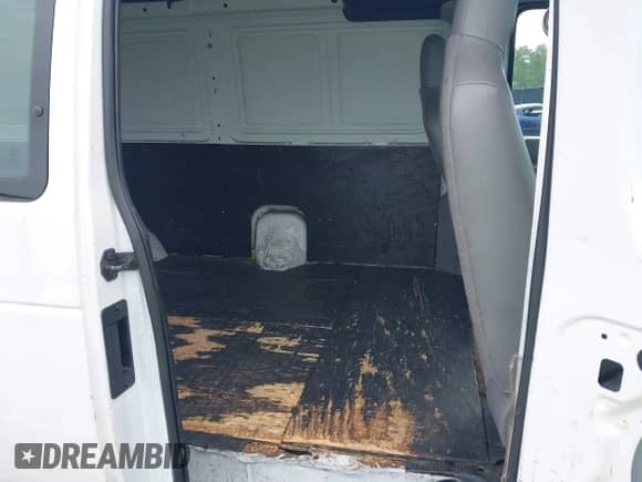 2011 Ford Econoline Cargo Commercial с VIN 1FTNE2EL3BDB39671, выставлен на аукционе IAAI как лот 42710914 с пробегом 123 621 миль миль и . История ставок и продаж доступна на DreamBid. Изображение 8.